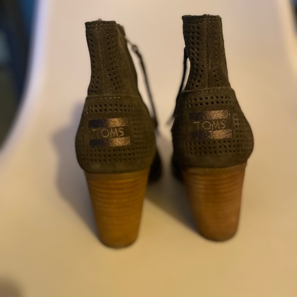 Toms • Majorca Peep Toe Booties - Picture 5 of 8